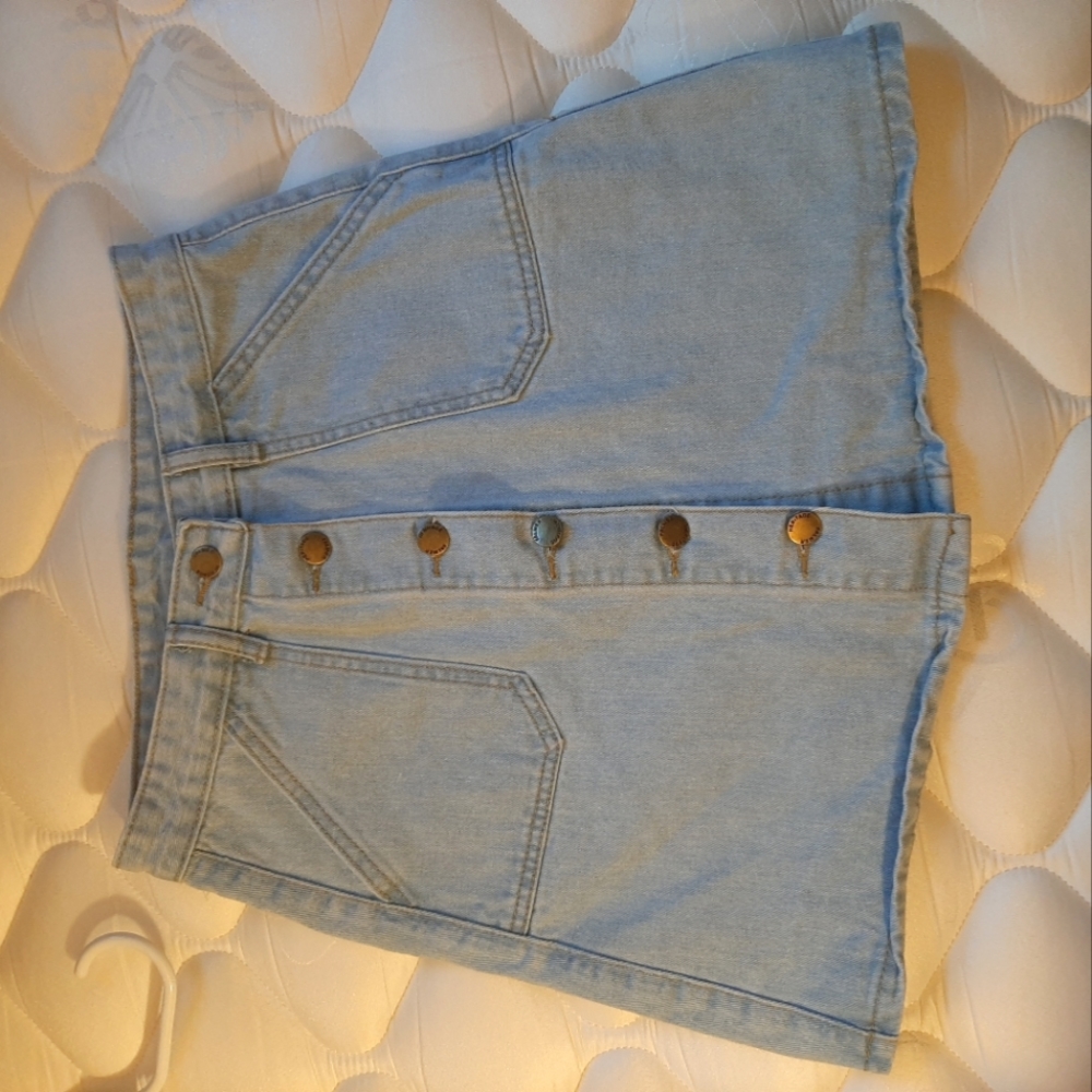 Button-up light wash Jean skirt, size S